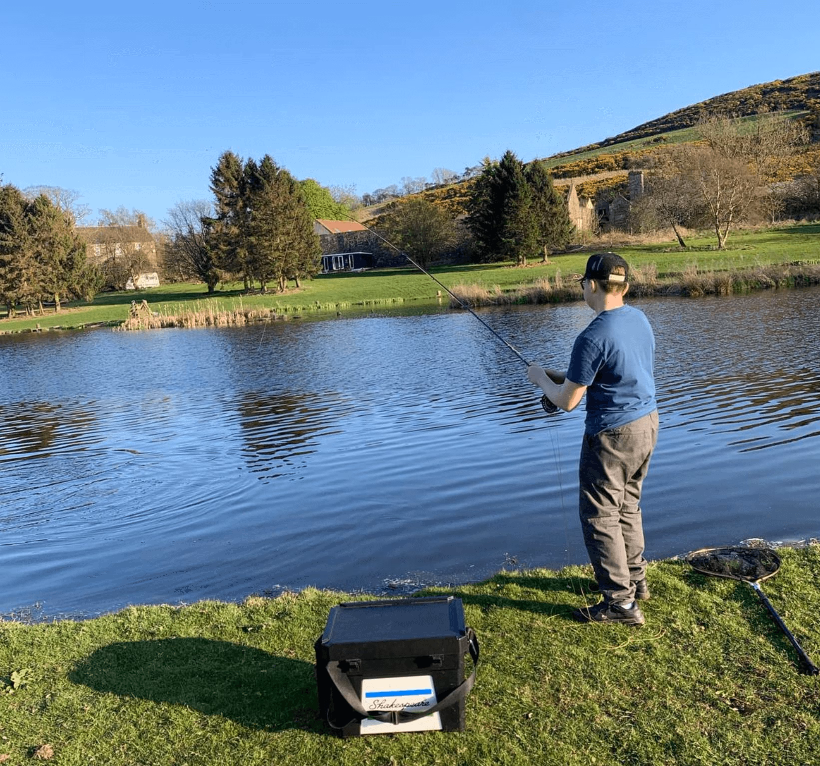 Fly Fishery Experience Days near Dundee - Catch a Fish at Wormit Fishery